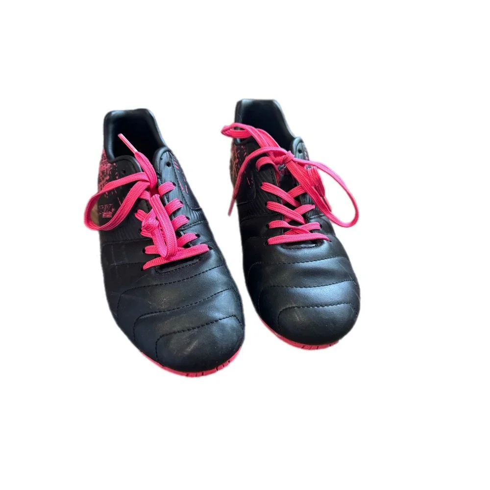 Brava Soccer Cleats Girls Size 5D Black‎ Pink Excellent Splatter Athletic Shoes